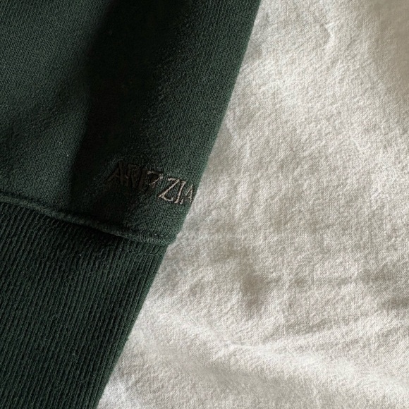 Aritzia Crewneck - Picture 4 of 4